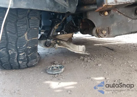 2018 Ram 1500 Express 4X4 6'4 Box z USA, uszkodzony, nr VIN 1C6RR7FGXJS320546